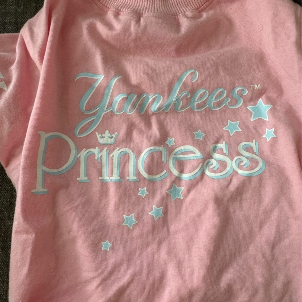 NWT Vintage MLB “Yankees Princess” dog shirt - Medium - Picture 3 of 6